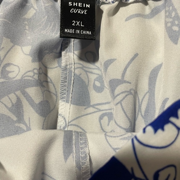 Floral Blue and White Halter Top and Short set - Picture 4 of 4